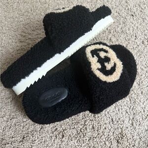 Gucci Black and Cream Textured Slides